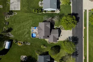 1411 Wedgewood Dr, Watertown, WI 53098 - Photo 2