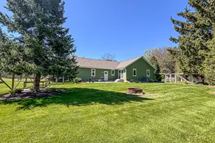 S50W30750 Walnut St, Genesee, WI 53149 - Photo 34