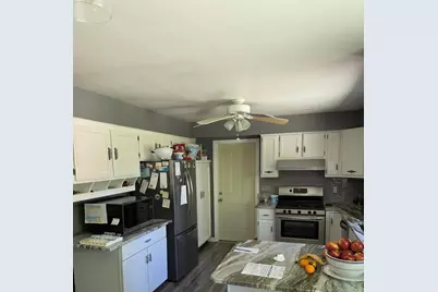 4914  Twin Elms Dr, Racine, WI 53406 - Photo 6