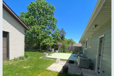 4914  Twin Elms Dr, Racine, WI 53406 - Photo 20