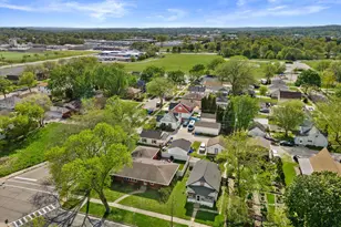 916 S Grand Ave, Waukesha, WI 53186 - Photo 2