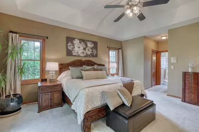 N27W26292  Crestview Dr, Pewaukee, WI 53072 - Photo 8