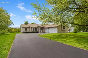 9371 S Chicago Rd, Oak Creek, WI 53154 - Photo 1