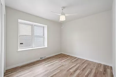 812 S 39th St, Milwaukee, WI 53215 - Photo 22