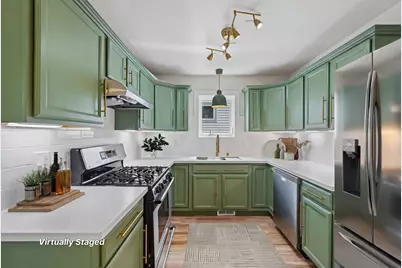 812 S 39th St, Milwaukee, WI 53215 - Photo 2