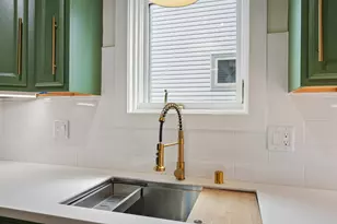 812 S 39th St, Milwaukee, WI 53215 - Photo 6