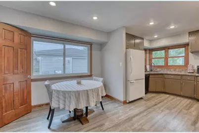 4420 S 37th St, Greenfield, WI 53221 - Photo 14