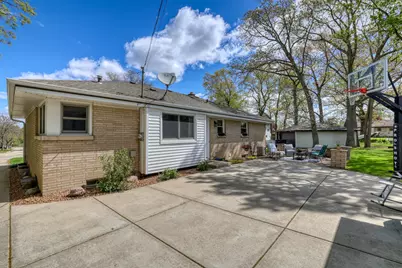 4420 S 37th St, Greenfield, WI 53221 - Photo 30