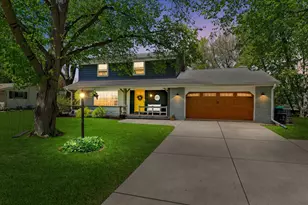N86W15664 Shore Crest Dr, Menomonee Falls, WI 53051 - Photo 1