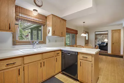 S54W23631  Maple Hill Ct, Waukesha, WI 53189 - Photo 12