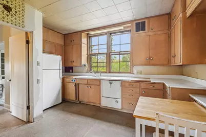 7027 N Belmont Ln, Fox Point, WI 53217 - Photo 8