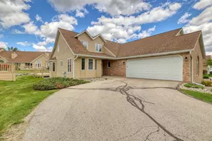 940 Spyglass Hill, Racine, WI 53185 - Photo 2