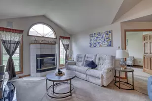 940 Spyglass Hill, Racine, WI 53185 - Photo 10