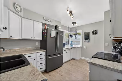 1815  4 Mile Rd, Racine, WI 53402 - Photo 10