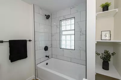 3328 S 9th St, Milwaukee, WI 53215 - Photo 14