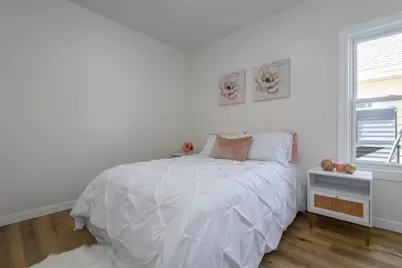 3328 S 9th St, Milwaukee, WI 53215 - Photo 12
