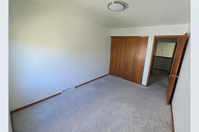 4077 W College Ave, Franklin, WI 53132 - Photo 6