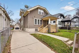 127 W Ring St, Milwaukee, WI 53212 - Photo 2