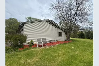W354N5766  Lisbon Rd, Oconomowoc, WI 53066 - Photo 2