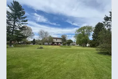 W354N5766  Lisbon Rd, Oconomowoc, WI 53066 - Photo 4