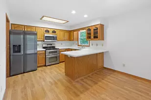 W200N16500 Pine Dr, Jackson, WI 53037 - Photo 6
