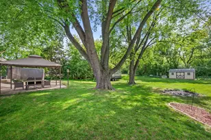 W162N11673 Park Ave, Germantown, WI 53022 - Photo 2
