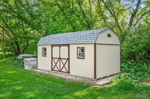 W162N11673 Park Ave, Germantown, WI 53022 - Photo 4
