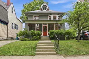2919 N Hackett Ave, Milwaukee, WI 53211 - Photo 1