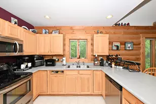 685 Williams Dr, Cedarburg, WI 53012 - Photo 10