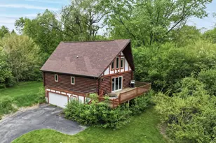 685 Williams Dr, Cedarburg, WI 53012 - Photo 1