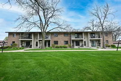 1684 S Carriage Ln, New Berlin, WI 53151 - Photo 24