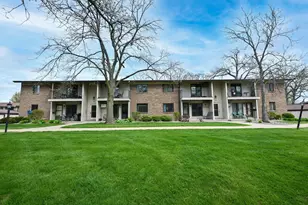 1684 S Carriage Ln, New Berlin, WI 53151 - Photo 24