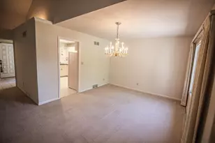 2114 W Norfolk Ct, Mequon, WI 53092 - Photo 36