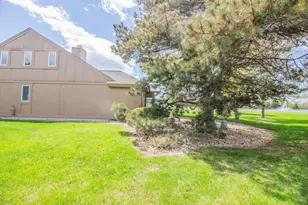 2114 W Norfolk Ct, Mequon, WI 53092 - Photo 28