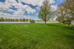 2114 W Norfolk Ct, Mequon, WI 53092 - Photo 18