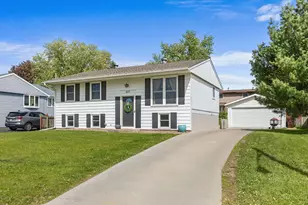 517 11th Ave, Onalaska, WI 54650 - Photo 1
