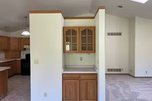 11411 Flavin Rd, Greenfield, WI 54660 - Photo 8