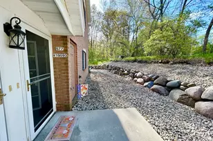 S77W19593 Lakewood Dr, Muskego, WI 53150 - Photo 2