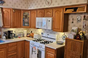 3655 E Lunham Ave, Cudahy, WI 53110 - Photo 2