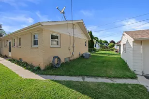 3216 N 88th St, Milwaukee, WI 53222 - Photo 28