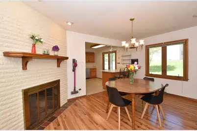 1526  Greenway Ter, Waukesha, WI 53186 - Photo 6