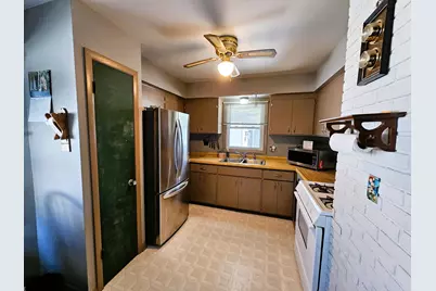 3605  Spruce St, Racine, WI 53403 - Photo 6