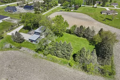 6739  Sportsman Dr, Racine, WI 53402 - Photo 32