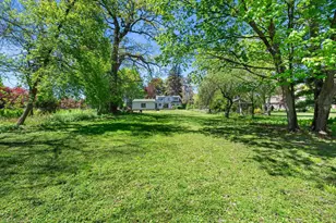 3020 S 124th St, West Allis, WI 53227 - Photo 6
