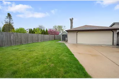 3313 E Mallory Ave, Cudahy, WI 53110 - Photo 24