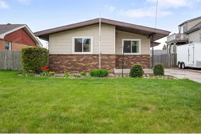 3313 E Mallory Ave, Cudahy, WI 53110 - Photo 2