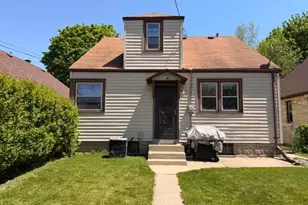 2407 S 78th St, West Allis, WI 53219 - Photo 2