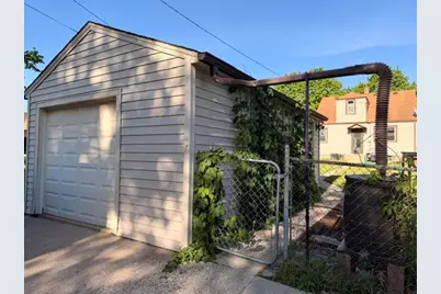 2407 S 78th St, West Allis, WI 53219 - Photo 36