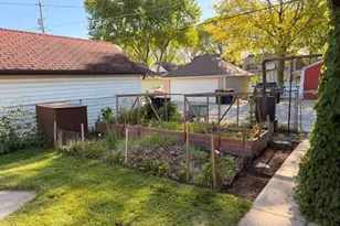 2407 S 78th St, West Allis, WI 53219 - Photo 30