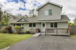 606 Gatewood Dr, Twin Lakes, WI 53181 - Photo 1